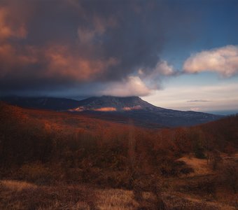 Демерджи в последних лучах заката.