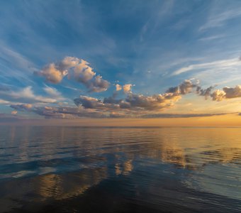 Облака на Чудском озере
