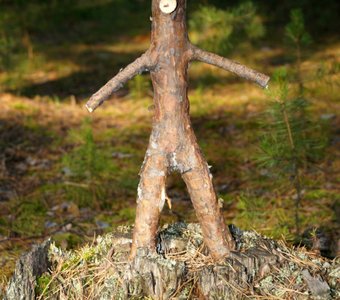 Лесной деревянный человечек