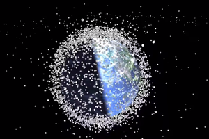 «Грязные следы» человека в космосе: видео