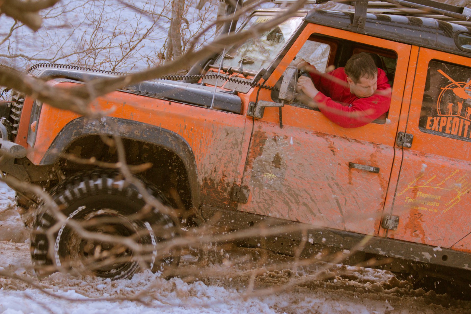 Почему в горах не тает снег?