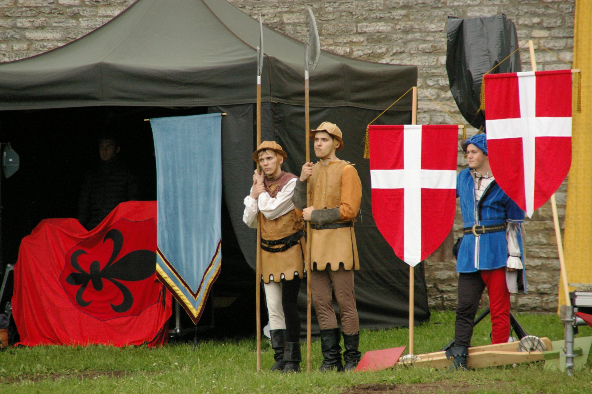 Ох рано, встает охрана