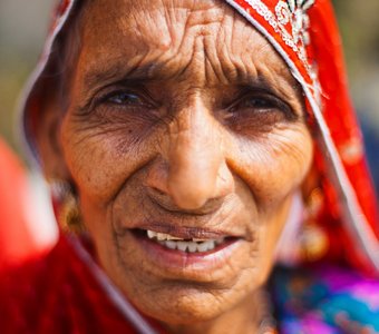Портрет пожилой индианки