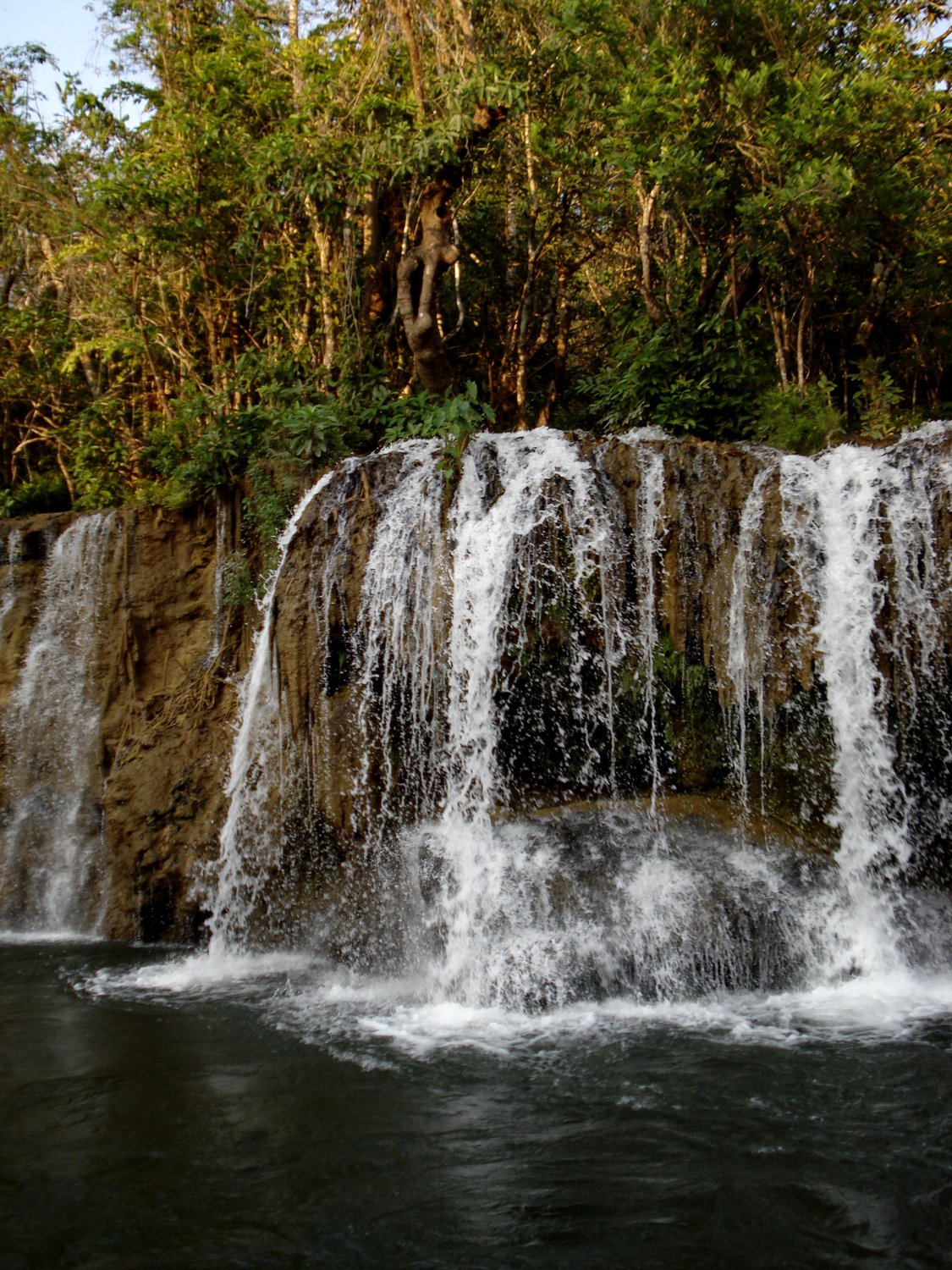 Водопад Sayok Yay