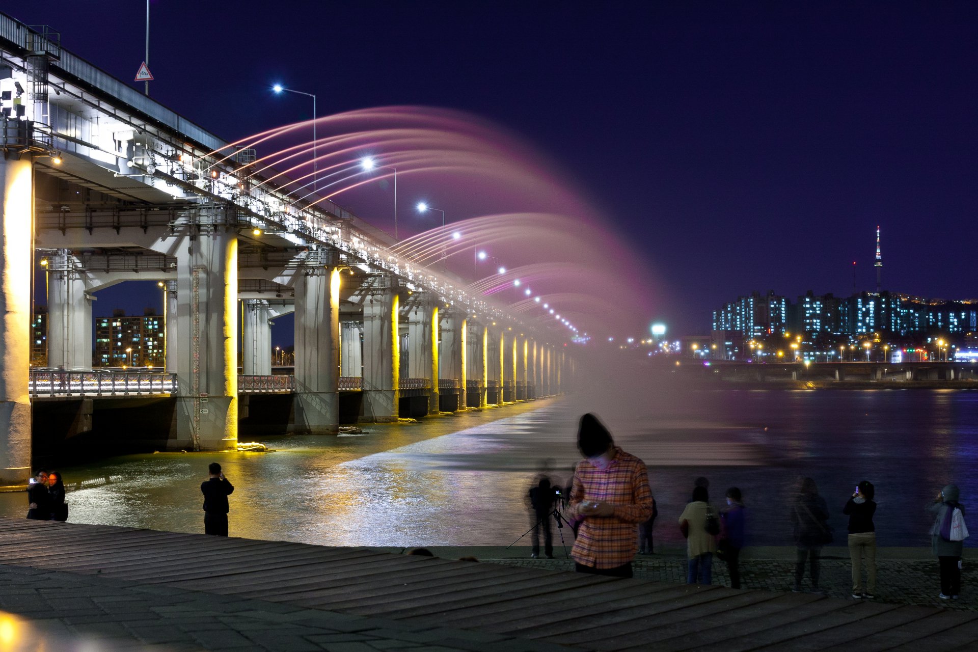 Фонтан радуги a.k.a. Мост Банпо