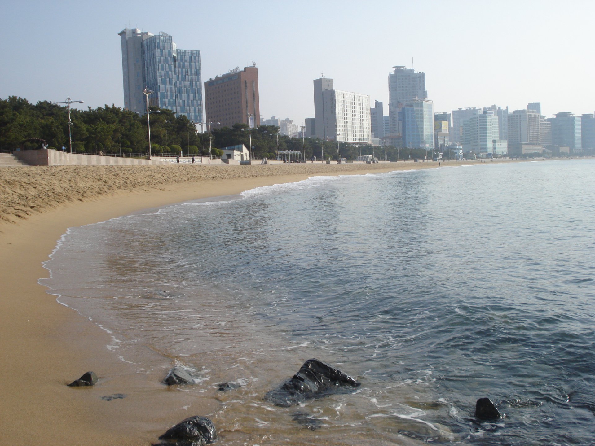 Пляж Хуандэ весной, Бусан