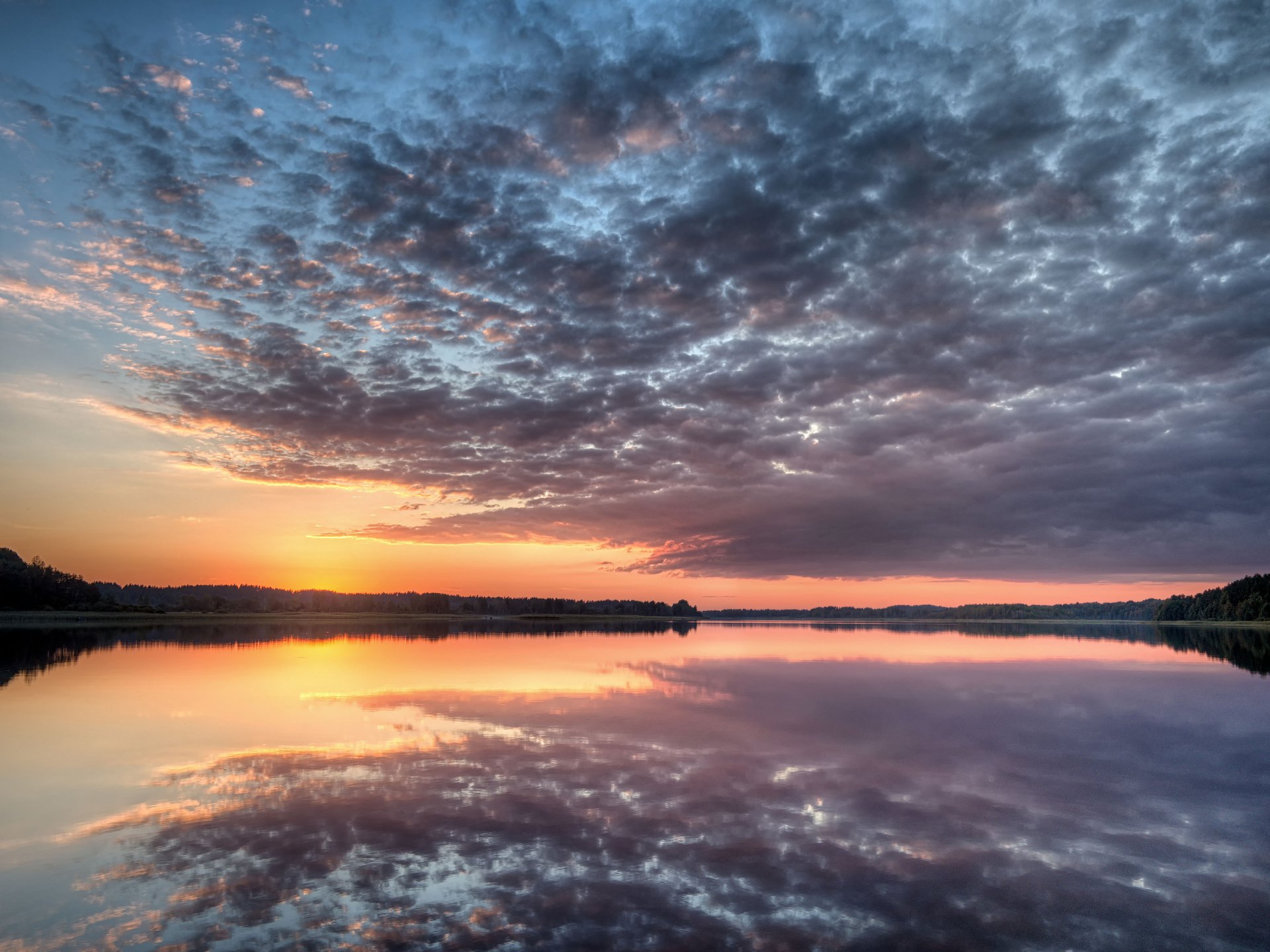 Закат на озере Вуокса