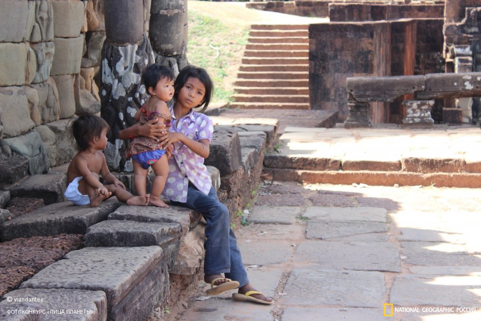 Дети Ангкор Тома