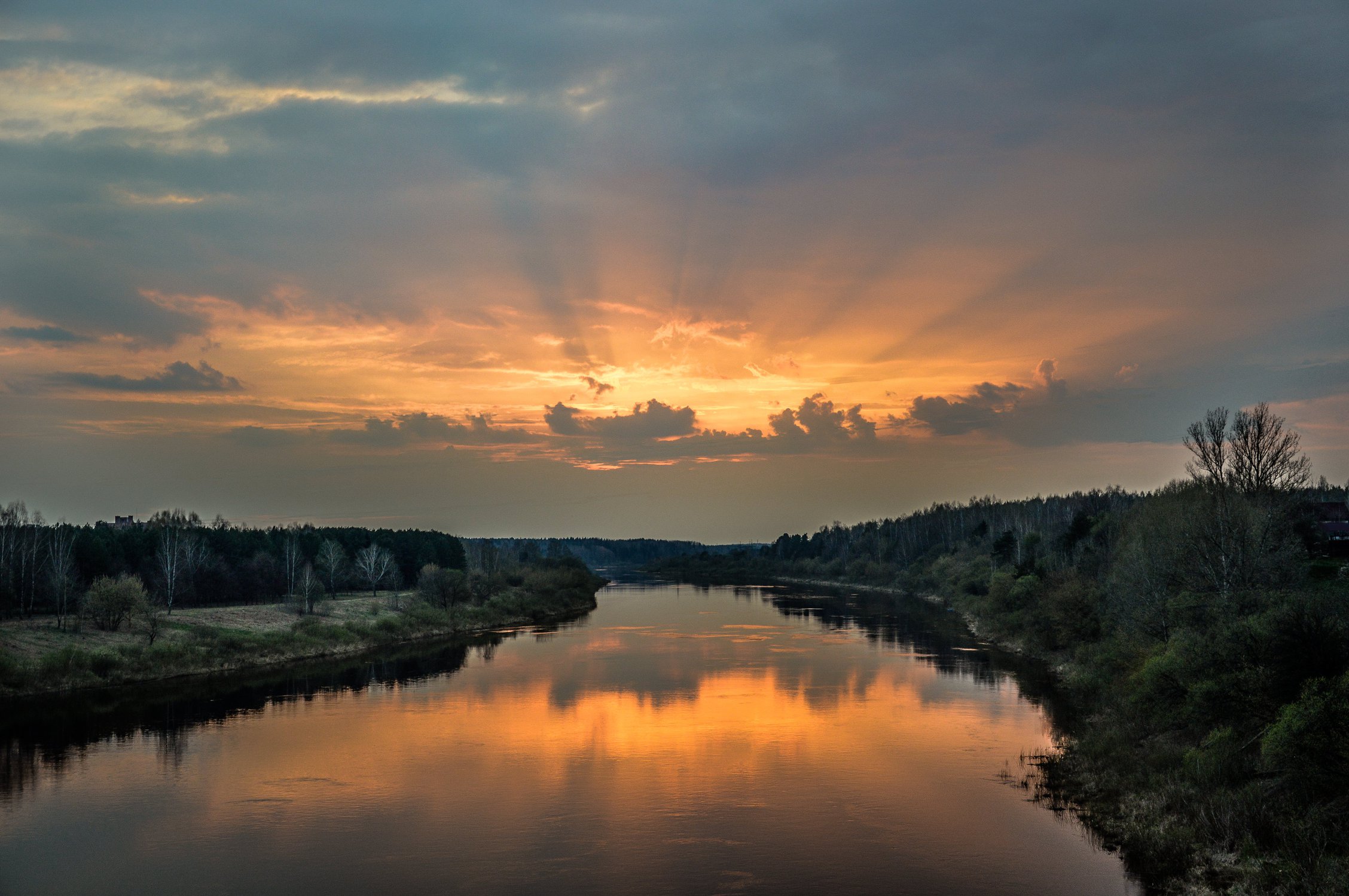 Река восточная двина. Река Даугава Западная Двина. Река Северная Двина река. Устье Западной Двины. Северная Двина рассвет.
