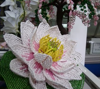 цветы из бисера