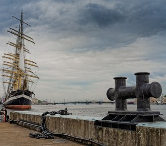 "Крузенштерн" на Неве