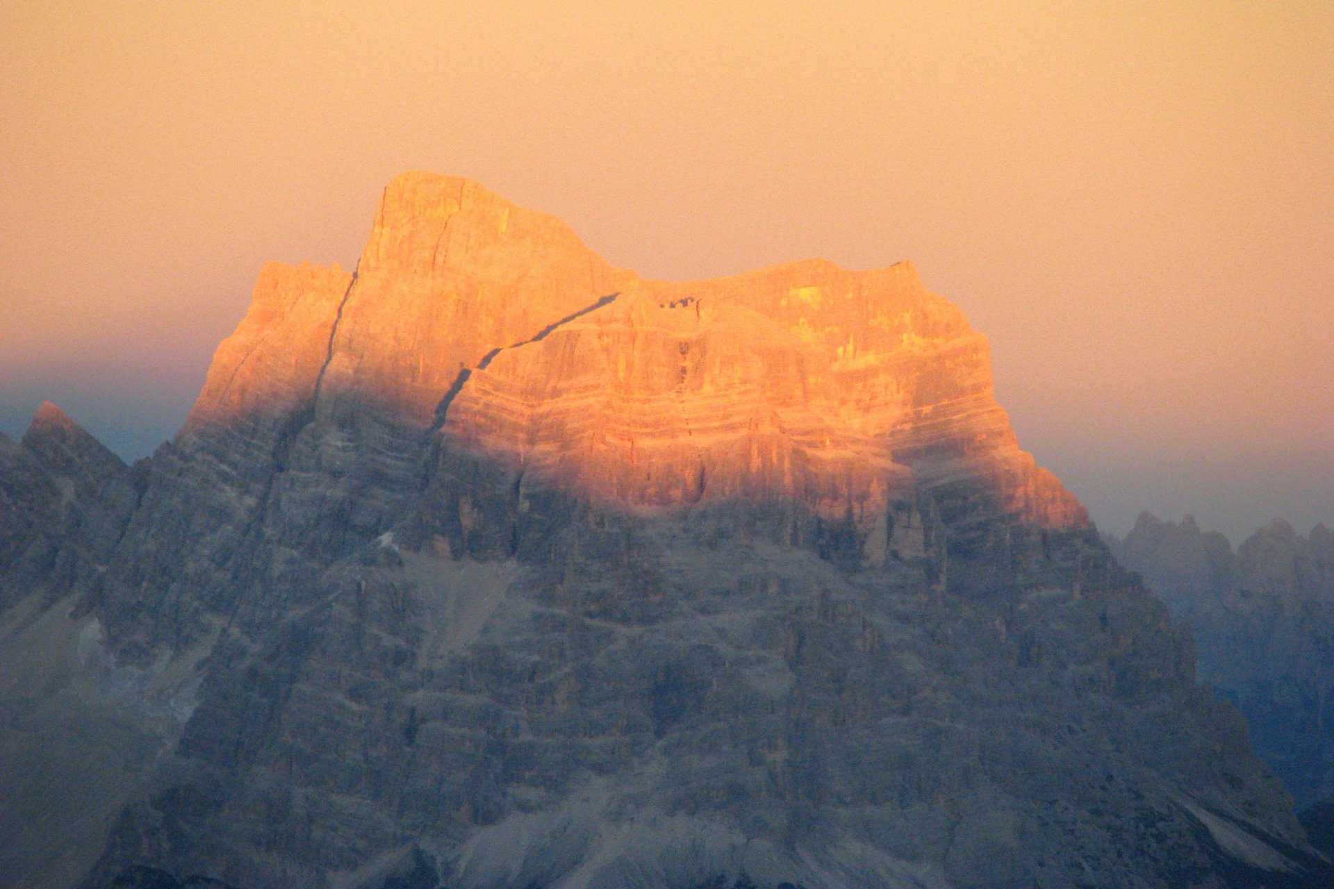 Бог на троне