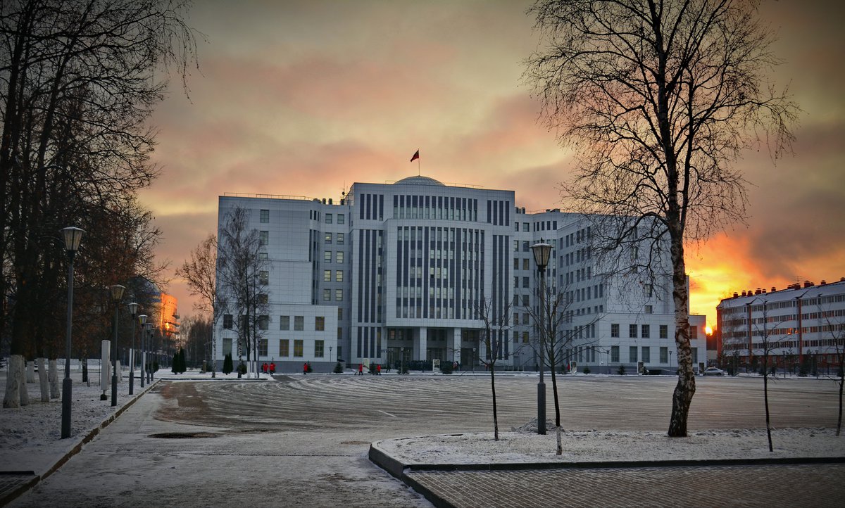 Академия защиты. Академия МЧС Новогорск. Академия МЧС В Химках. Академия гражданской защиты МЧС России. Главное здание АГЗ МЧС России.