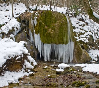 Водопад "Серебряные струи" во льду