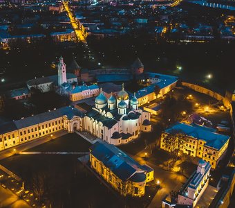 Ночной полёт над Новгородским Кремлём на воздушном шаре