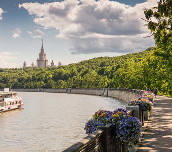 Набережная Москвы