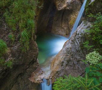 Двухступенчатый водопад