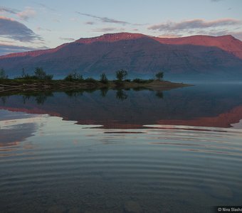 Вечер полярного дня на озере Капчук