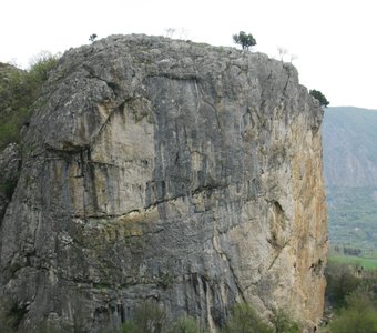 Красный камень (Кызыл-Таш)