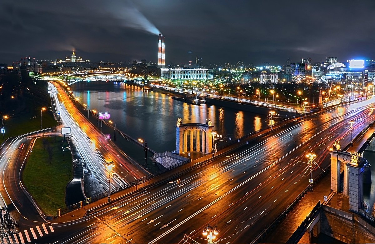 Центр москвы вечером. Москва ночью. Ночная Москва с вертолета. Ночная Москва в движении. National Москва вечер.