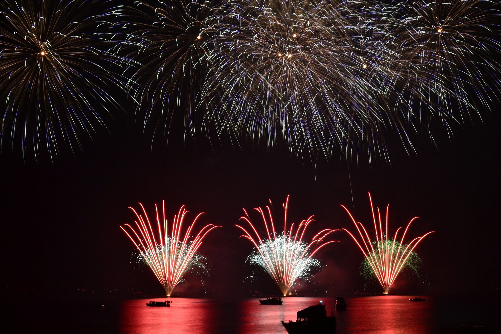 Новогодний салют на Цюрихском озере