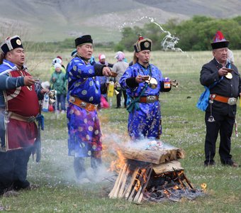 Включи шамана. Ердынские игры ёхор. Ёхор вокруг горы Ерд. Праздник Тайлаган. Ердынские игры 2021.