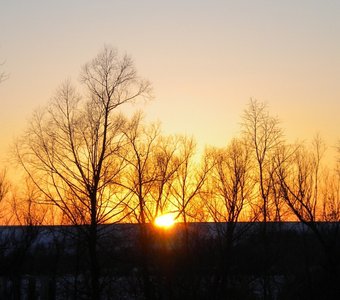 Солнце заходит, наступает время демонов...