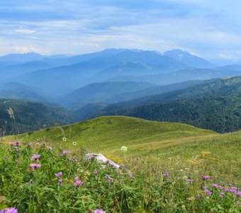 Кавказские горы.