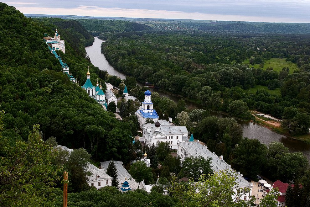 Где святогорский монастырь