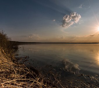 Рассвет на озере Кучаково, Тюменская область.