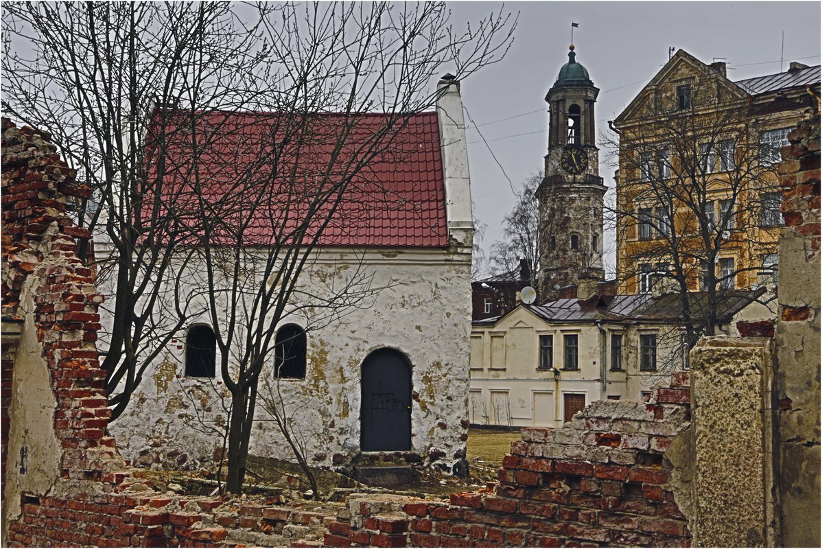 Выборгская городская стена фото