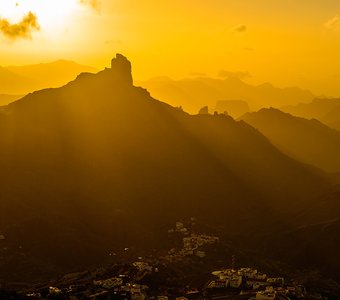 Закат,  пик El Roque Nublo