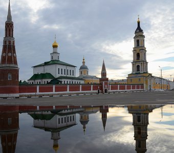 Мужской Старо-Голутвинский монастырь в городе Коломна.