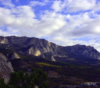 Вид на гору Ай-Петри с горы Кошка