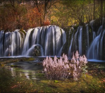 Каскадный водопад...