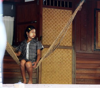 Тайская девочка из племени Мун