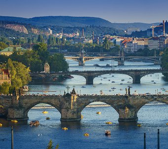 панорамный вид на реку Влтава. Прага, Чехия