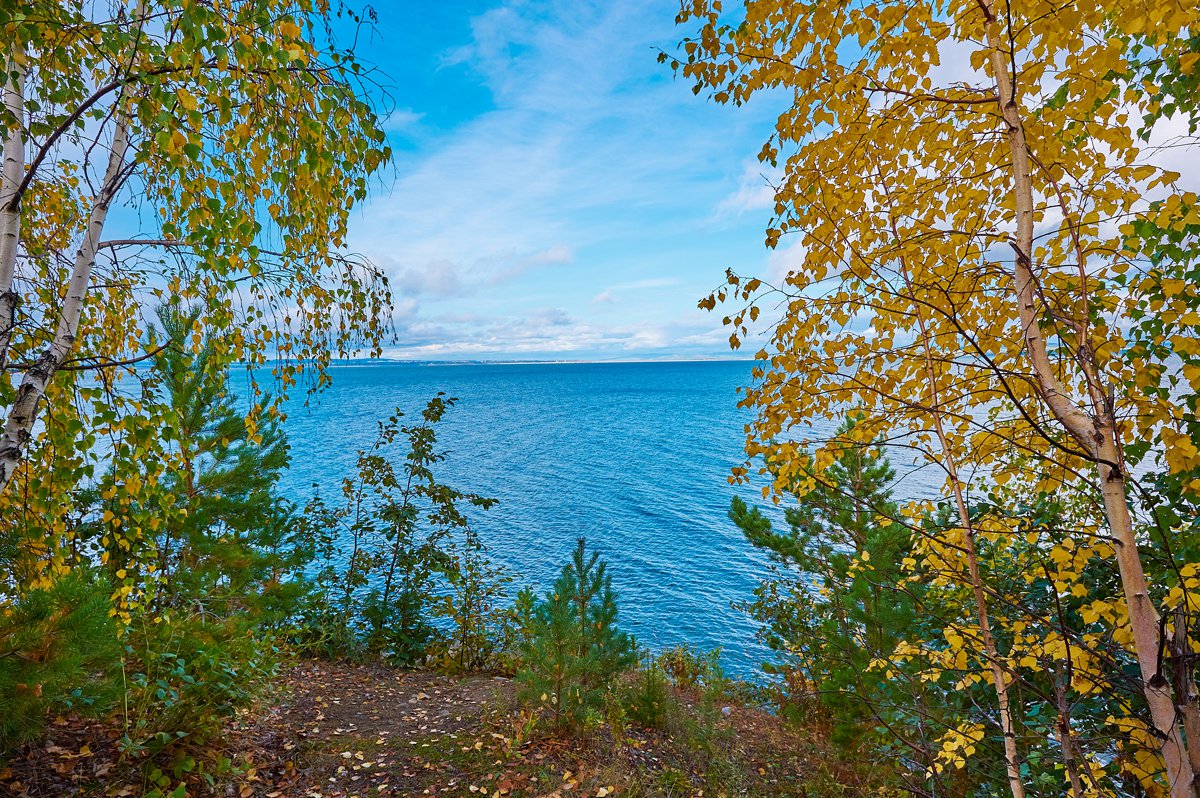 осень, деревья, катер, горы, корабль, море обои (фото, картинки)