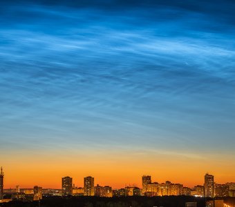 Серебристые облака в небе над Екатеринбургом