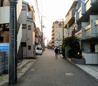 Переулок в Токио