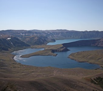 Озера в кратере спящего вулкана