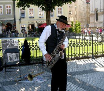 Уличный саксофонист