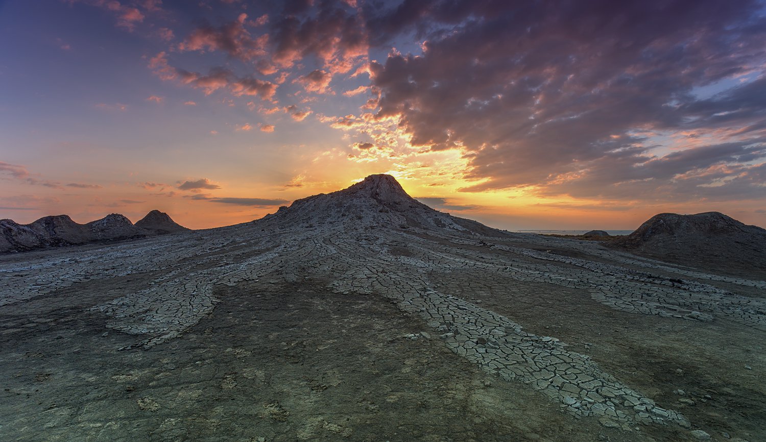 грязевой вулкан в Гобустане.Азербайджан