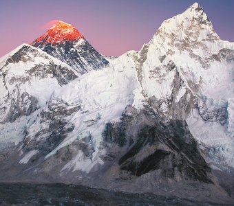 "Извержение" Эвереста (8 848 м)