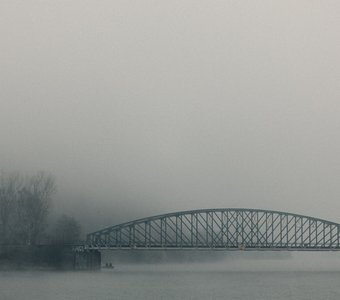Мост ранним утром