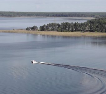Вид с верху колокольни на Ниловской пустани.