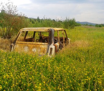 Ненужность...