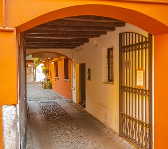 оранжевый переулок