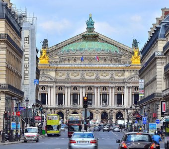 Гранд-опера́ (Grand Opéra)