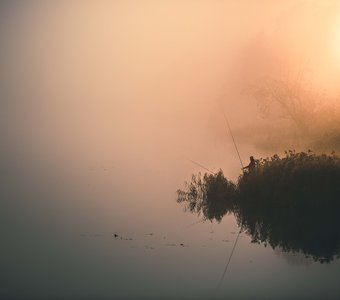 Туманное утро на озере